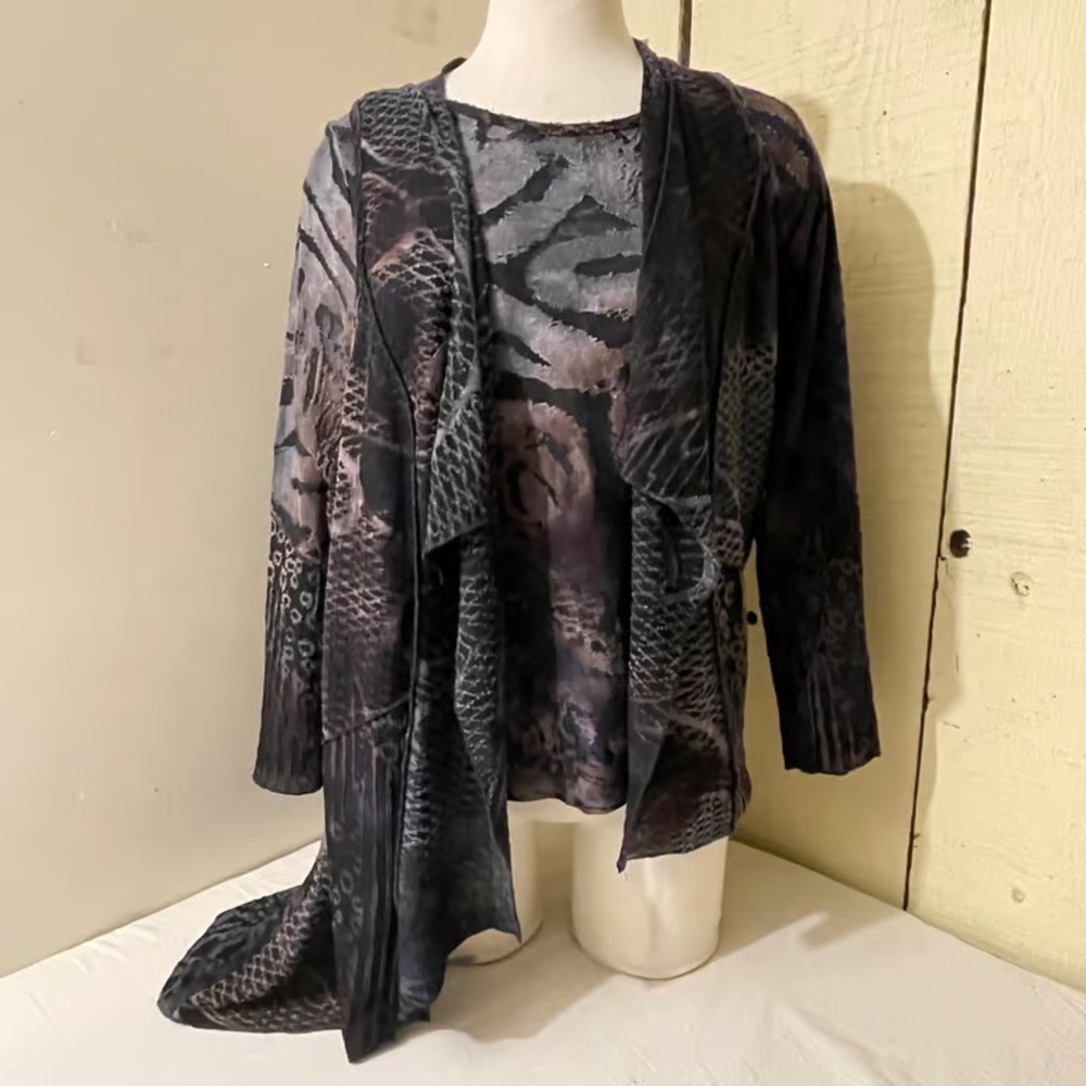 Elegant Black and Gray Women's Cardigan